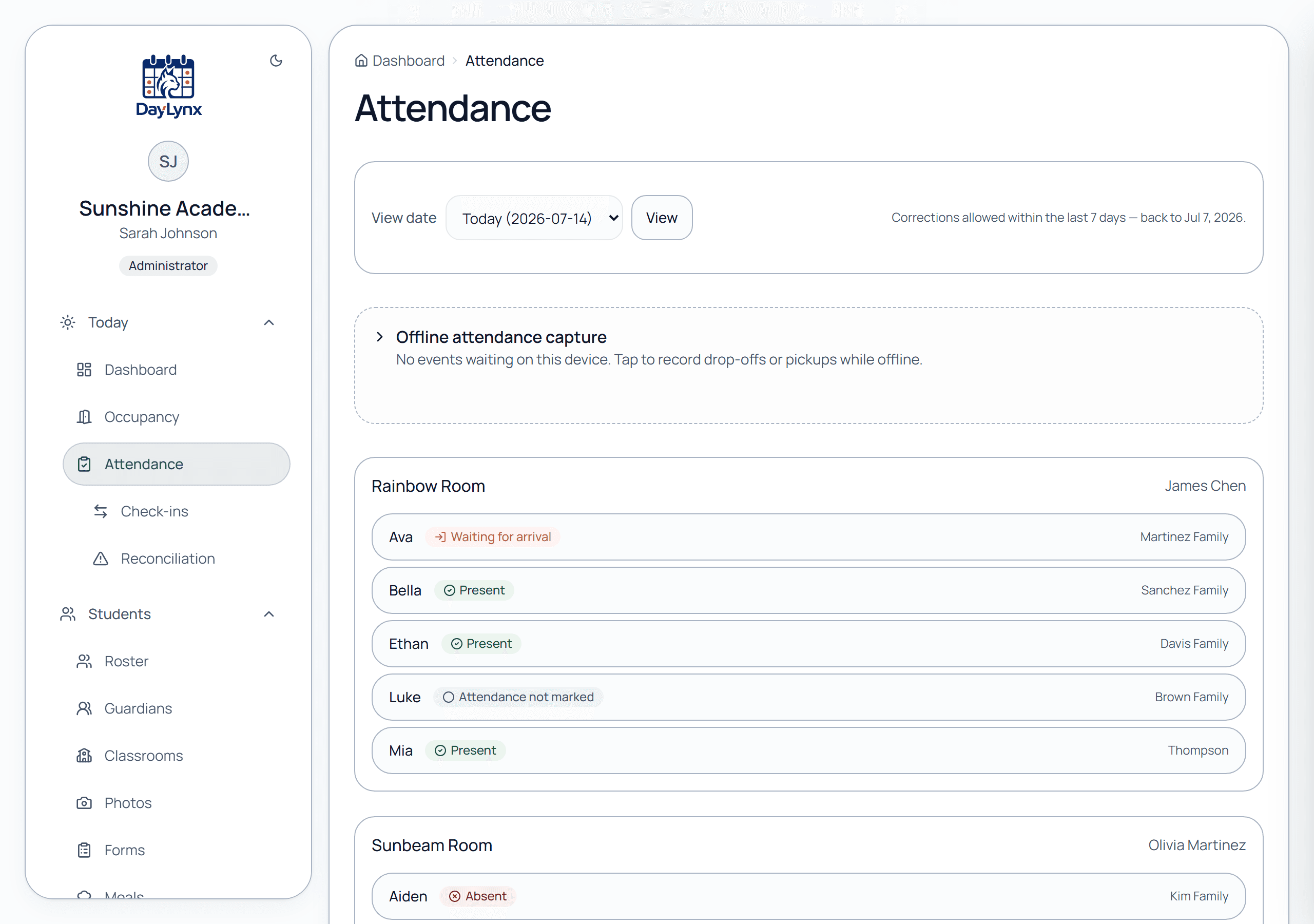 Attendance confirmation screen showing pending arrivals and departures